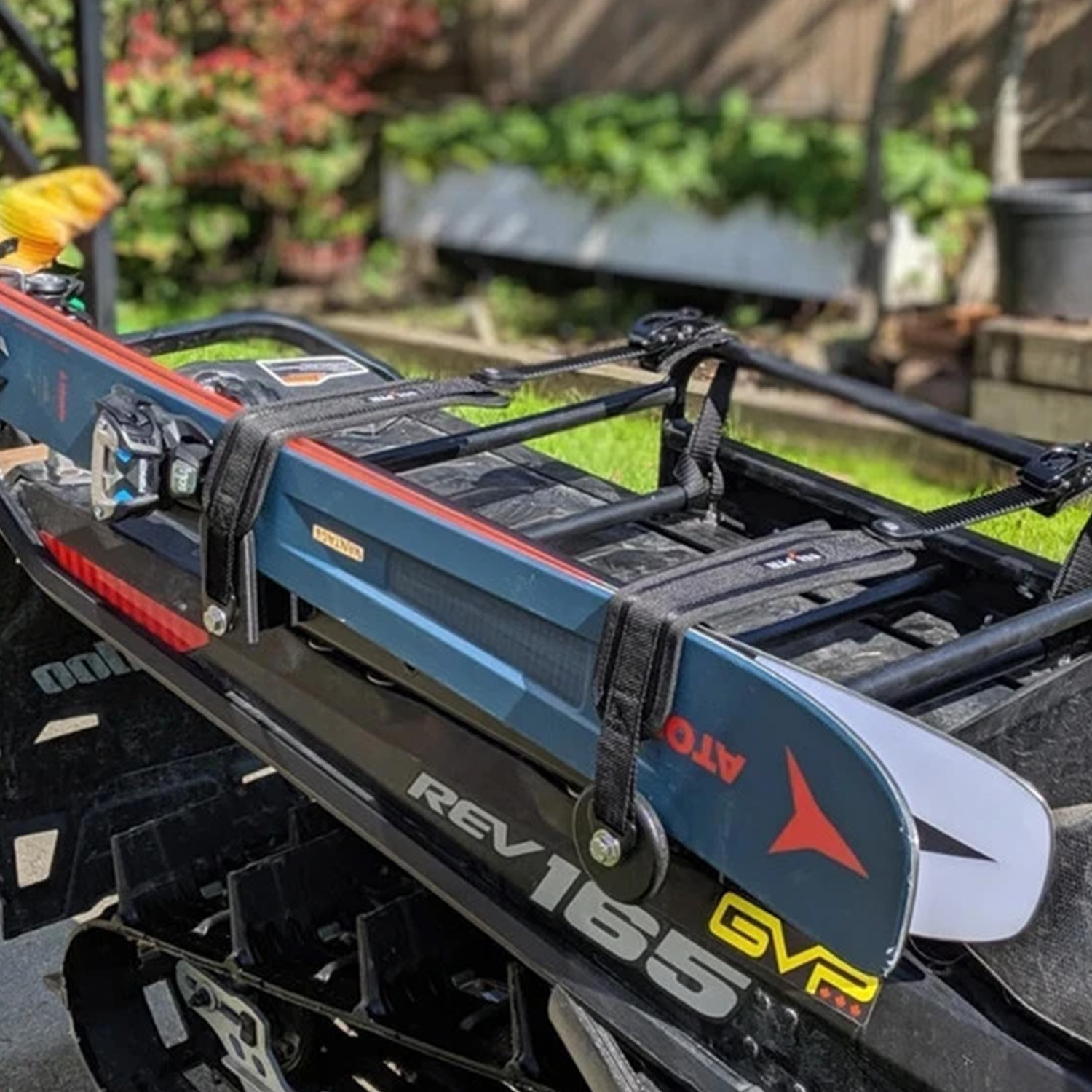 Snowmobile-rack-ski-attachment