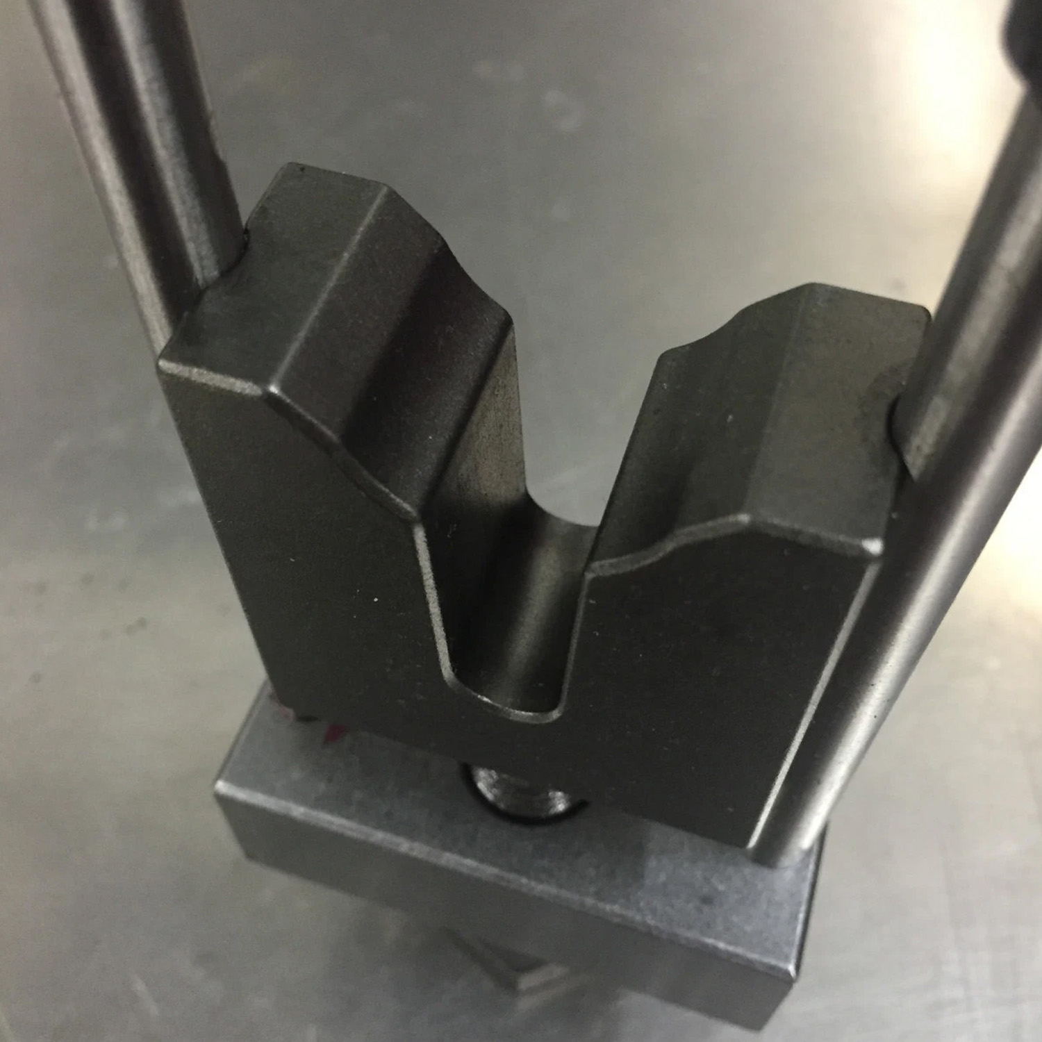 Snowmobile-track-clip-tool-up-to-1.63in-lug-track-clip